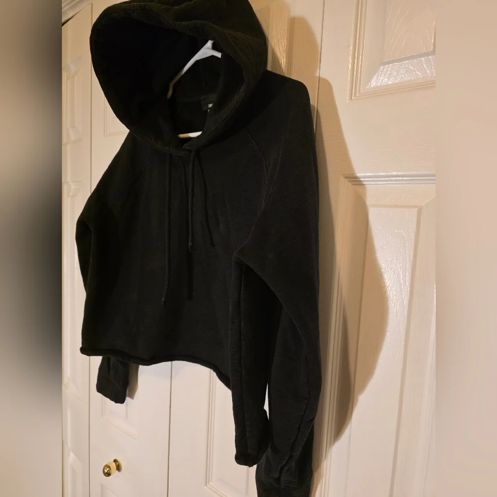 Aritzia Wilfred Free Cropped French Terry Hoodie Black Medium - Picture 3 of 11